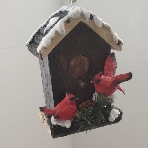 Rustic Red Cardinal Snowy Birdhouse - Picture 4 of 7